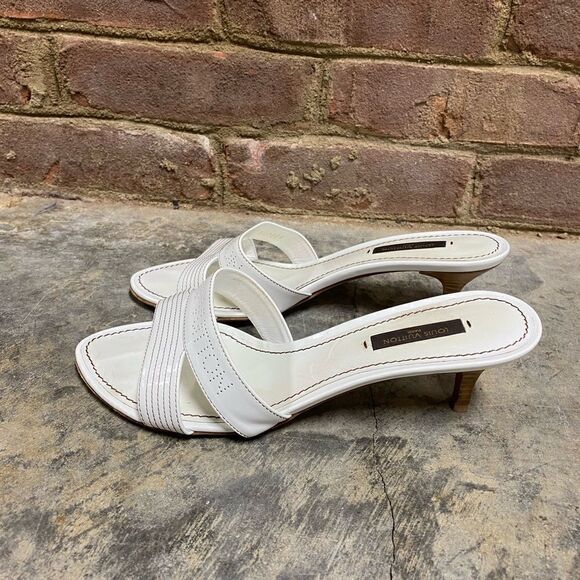 Louis Vuitton White Patent Leather Perforated Logo Detail Open Toe Slides - Picture 3 of 9